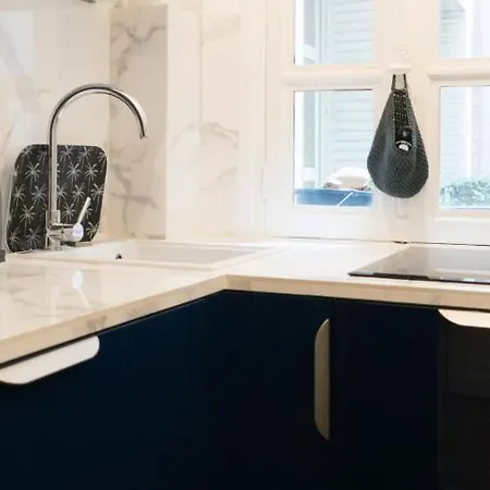 Beautiful Apt Near Champs-elysees Paryż